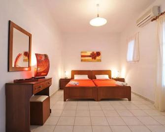 Fereniki Studios - Plati