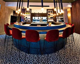 U Eat & Sleep Antwerp - אנטוורפן - בר