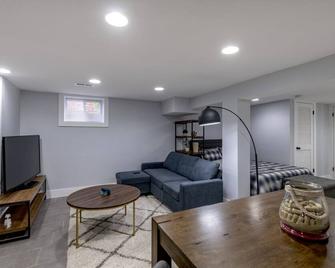 Clean&Cozy English Basement - Washington D. C. - Sala de estar