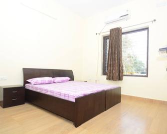 Comfort Stay - Faridabad - Bedroom