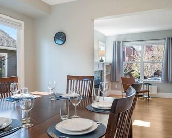 Trendy Green Lake Retreat - Seattle - Comedor