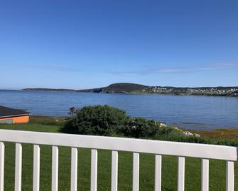 Peridot By The Shore, Rocky Harbour Newfoundland - Rocky Harbour - Balcony