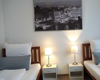 Zimmer Adelheid - Adelheidsdorf - Schlafzimmer