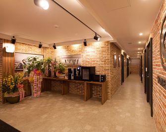 Changwon Myeongseodong Gray Hotel - Changwon - Front desk