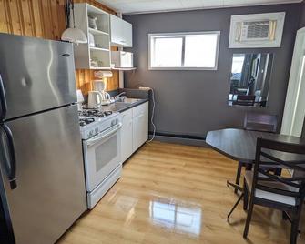 Deerview Lodge & Cabins - Princeton Bc - Princeton - Кухня