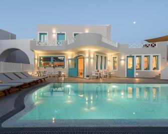 Nikolas Hotel - Karterados - Pool