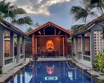 Pilgrimage Village Resort & Spa - Hué - Piscina