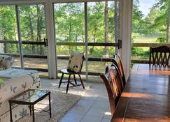 Home located on a farm with a beautiful view of the Patuxent River. - Prince Frederick - Restaurante