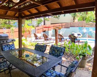 The Grand Suite - Tradewinds - Eureka Springs - Patio