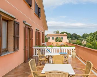 Agrihotel Elisabetta - Cecina - Balcone