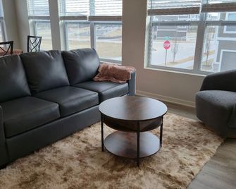 Relax & Recharge, 3br 2.5ba Condo in Elkhorn - Elkhorn - Sala de estar