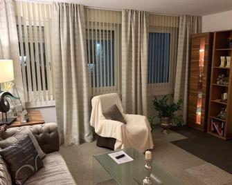 Modern Holiday Apartment Near Dusseldorf In A Quiet Location - Erkrath - Living room