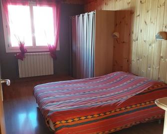 Pleasant apartment of 50 m2 for 4 people with fireplace - Vars - Bedroom