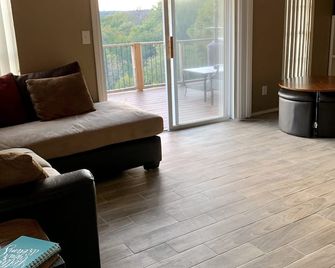 Arbuckle Lake House. Sleep 7+. Great deck for outdoor enjoyment. - Sulphur - Sala de estar