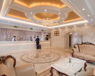Vienna Hotel Foshan Nanhai City Square - Foshan - Rezeption