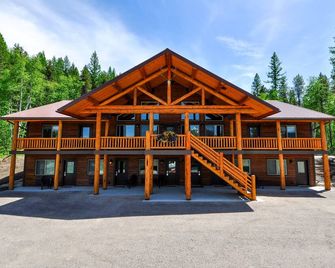 Paddle Ridge - West Glacier - Building