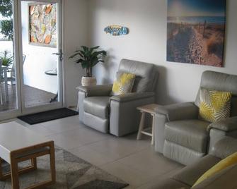 3 Brm Waterfront Apartment - Noosa Heads - Living room