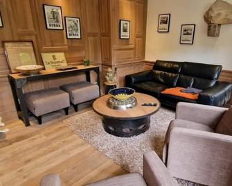 Maison Neuve, Relaxing Countryside Home - Chillac - Sala de estar