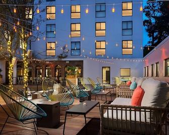 Standard King Room at Studio Allston Hotel - Boston - Patio
