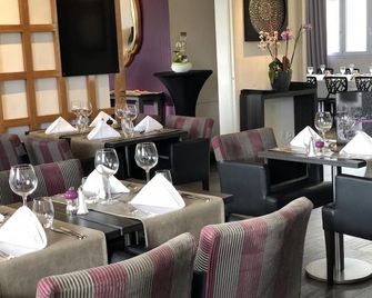 Hotel Restaurant Du Parc Saumur Logis Elégance - Saumur - Ravintola