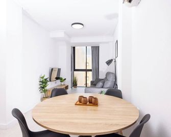 Apartamentos Marina Playa de Torrevieja - Torrevieja - Jadalnia