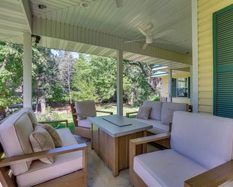 Riverfront and Lake Retreat 9 Mi to Lucky Peak! - Boise - Patio