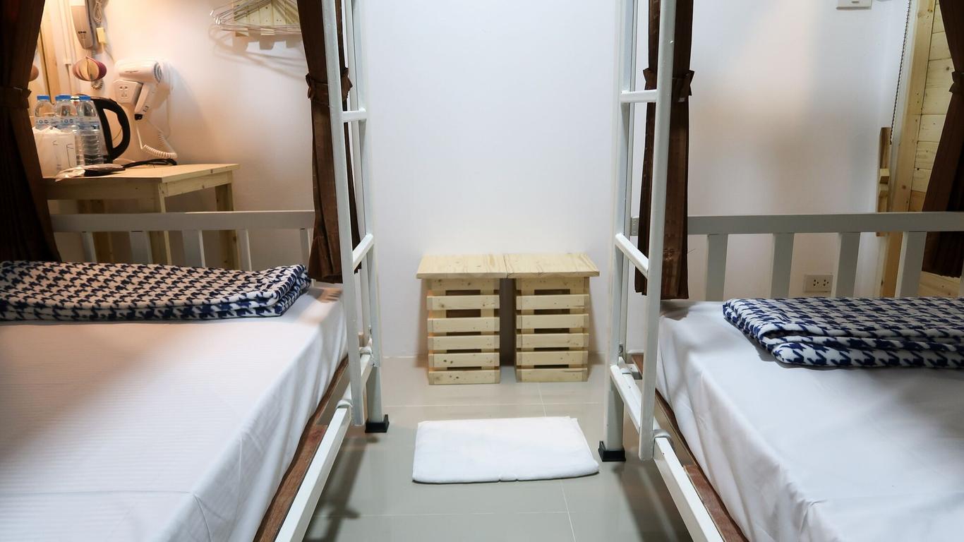 Baan Urt Suratthani Airport Hotel
