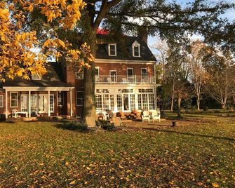 Ferry Bridge House - Easton - Building