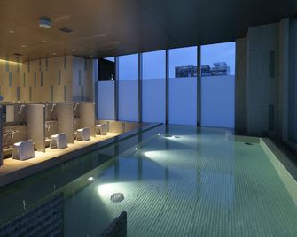 Candeo Hotels Osaka Shinsaibashi - אוסקה - בריכה