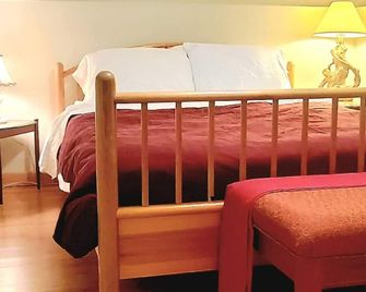 Evcharger/Free Parking/Ski/Golf/Bbq/Awesomeness - Invermere - Bedroom