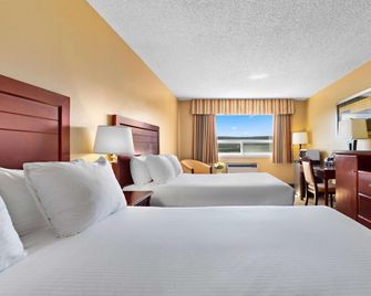 Coast Fraser Inn - Williams Lake - Bedroom