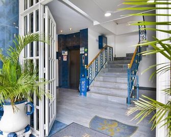 Hotel Monarca - Itagüí - Escaleras