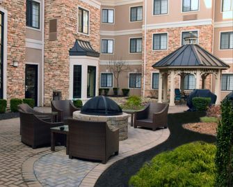 Staybridge Suites Cincinnati North By IHG - West Chester - Patio