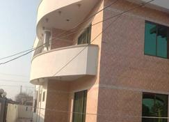 Impeccable 4-Bed Villa in Mirpur azad khasmir - Mirpur - Building