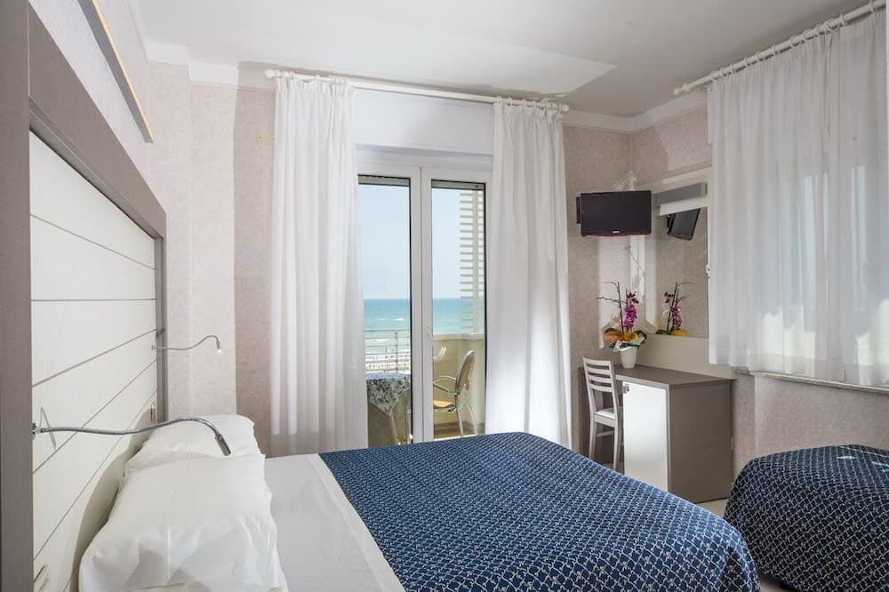 Hotel Record thumbnail 2