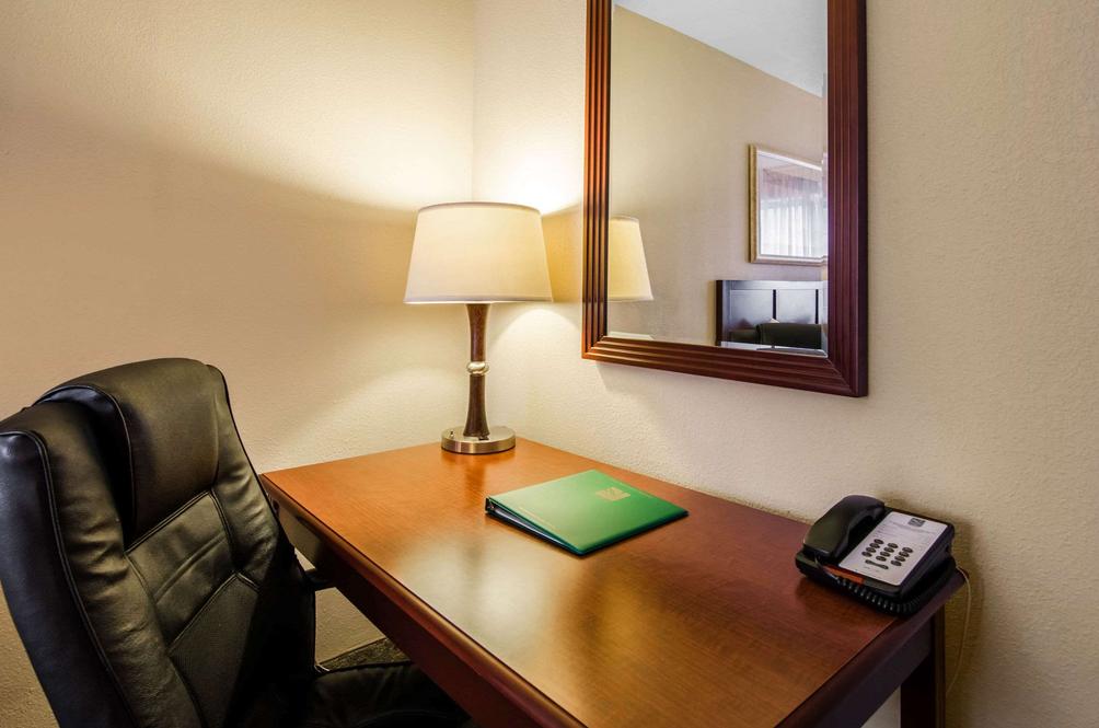 Quality Inn C 105 C 1 3 4 Summersville Hotel Deals
