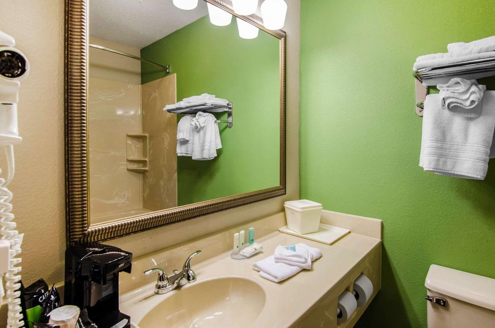 Quality Inn C 105 C 1 3 4 Summersville Hotel Deals