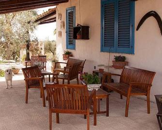 Agriturismo Case Sgaraglino - Quadruple Room - Castelvetrano - Patio