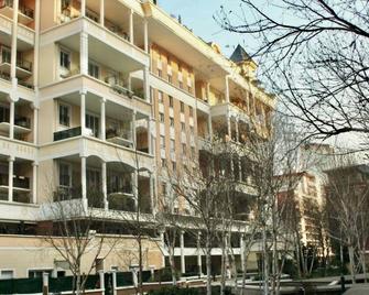 Luxury apartment - 10 minutes from La Défense - Courbevoie - Gebäude