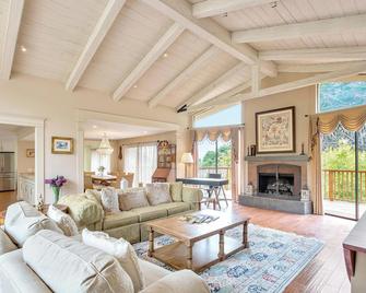 Beautiful Carmel House\n - Carmel-by-the-Sea - Sala de estar