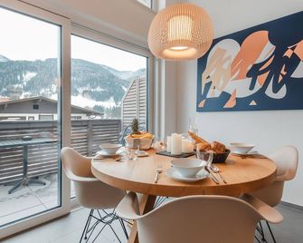 Das Georgen, Kitzsteinhorn by Interhome - Bruck an der Großglocknerstraße - Essbereich