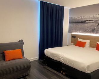 Aka Lodge Lyon Est - Meyzieu - Schlafzimmer