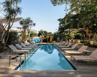 Protea Hotel Fire & Ice! by Marriott Durban Umhlanga Ridge - אמהלאנגה - בריכה