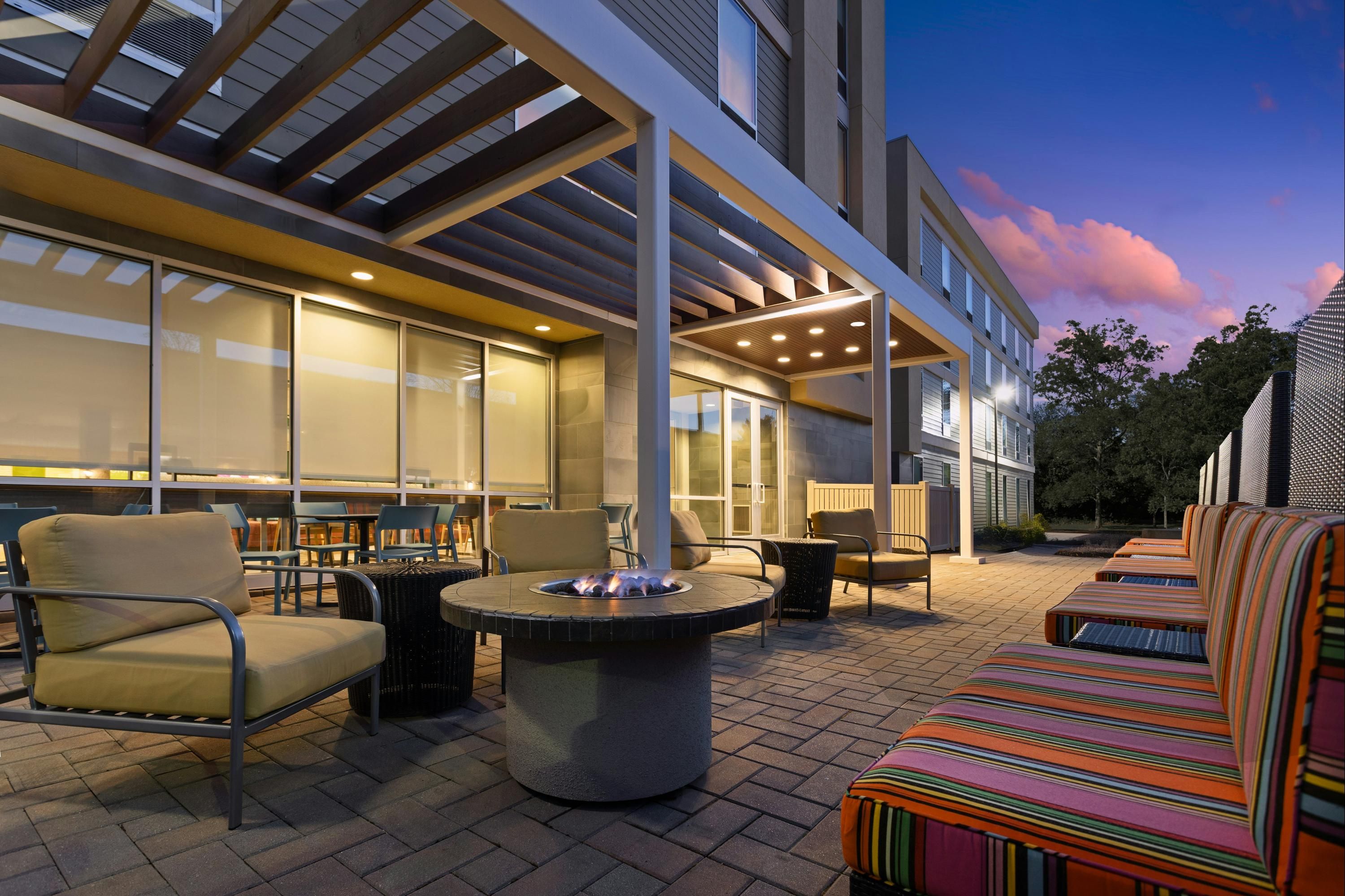 Home2 Suites by Hilton Dover - Dover - Terasa