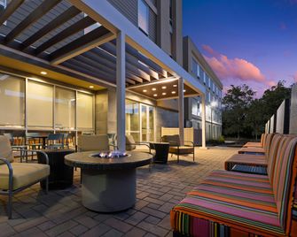 Home2 Suites by Hilton Dover - Dover - Terasa