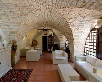 Agriturismo Masseria Spetterrata - Cisternino - Wohnzimmer