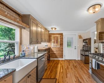 Perfect Group Stay! See the Stunning Social Area X6 - Grandview - Cocina
