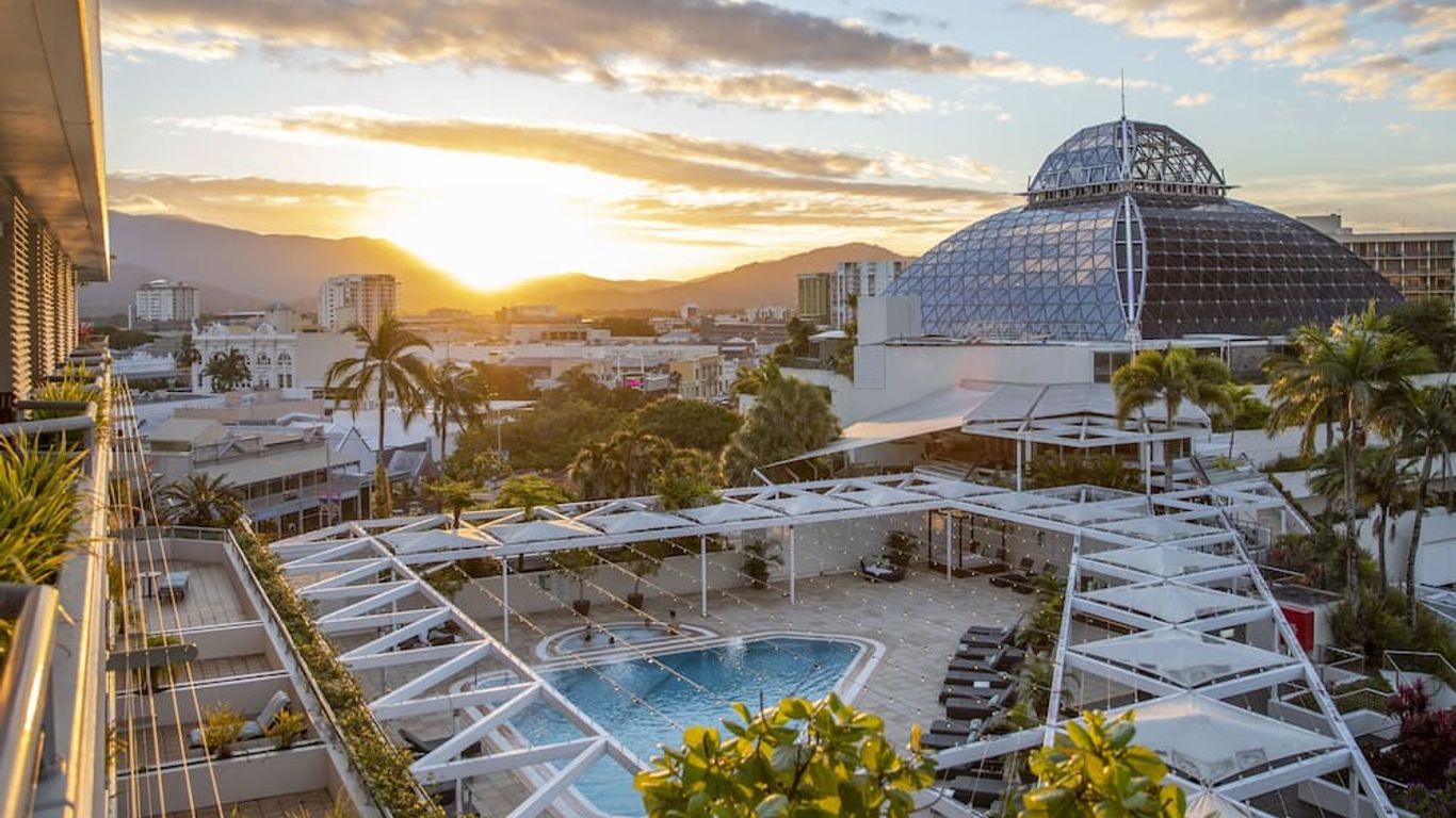 Pullman Reef Hotel Casino