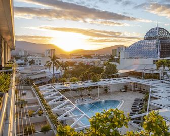 Pullman Reef Hotel Casino - Cairns - Pool