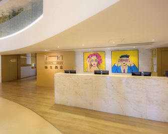 Inn Hotel Macau - Macau - Front desk